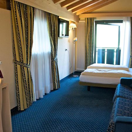 Alexander Charme Hotel Ливиньо Екстериор снимка