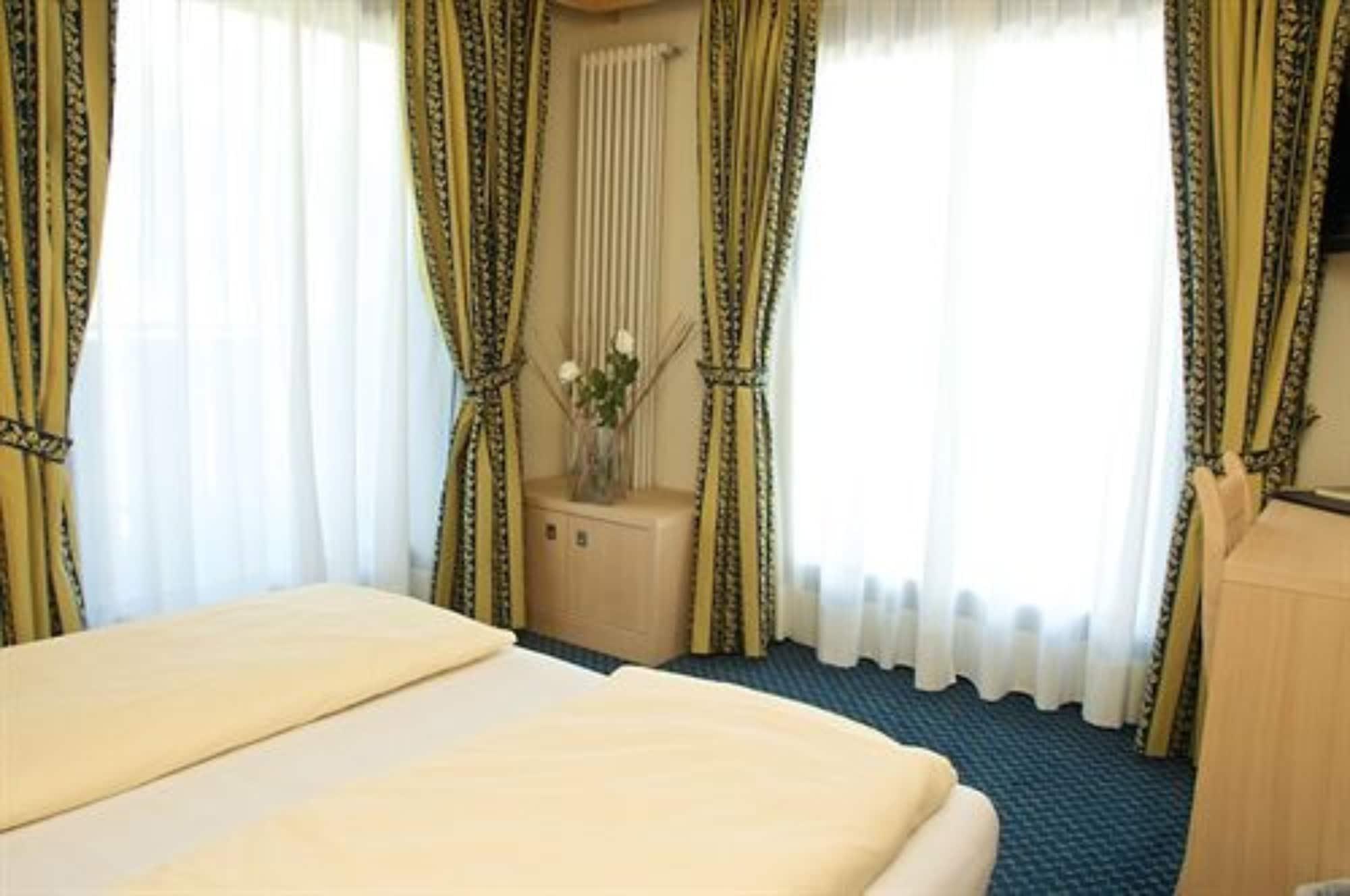 Alexander Charme Hotel Ливиньо Екстериор снимка