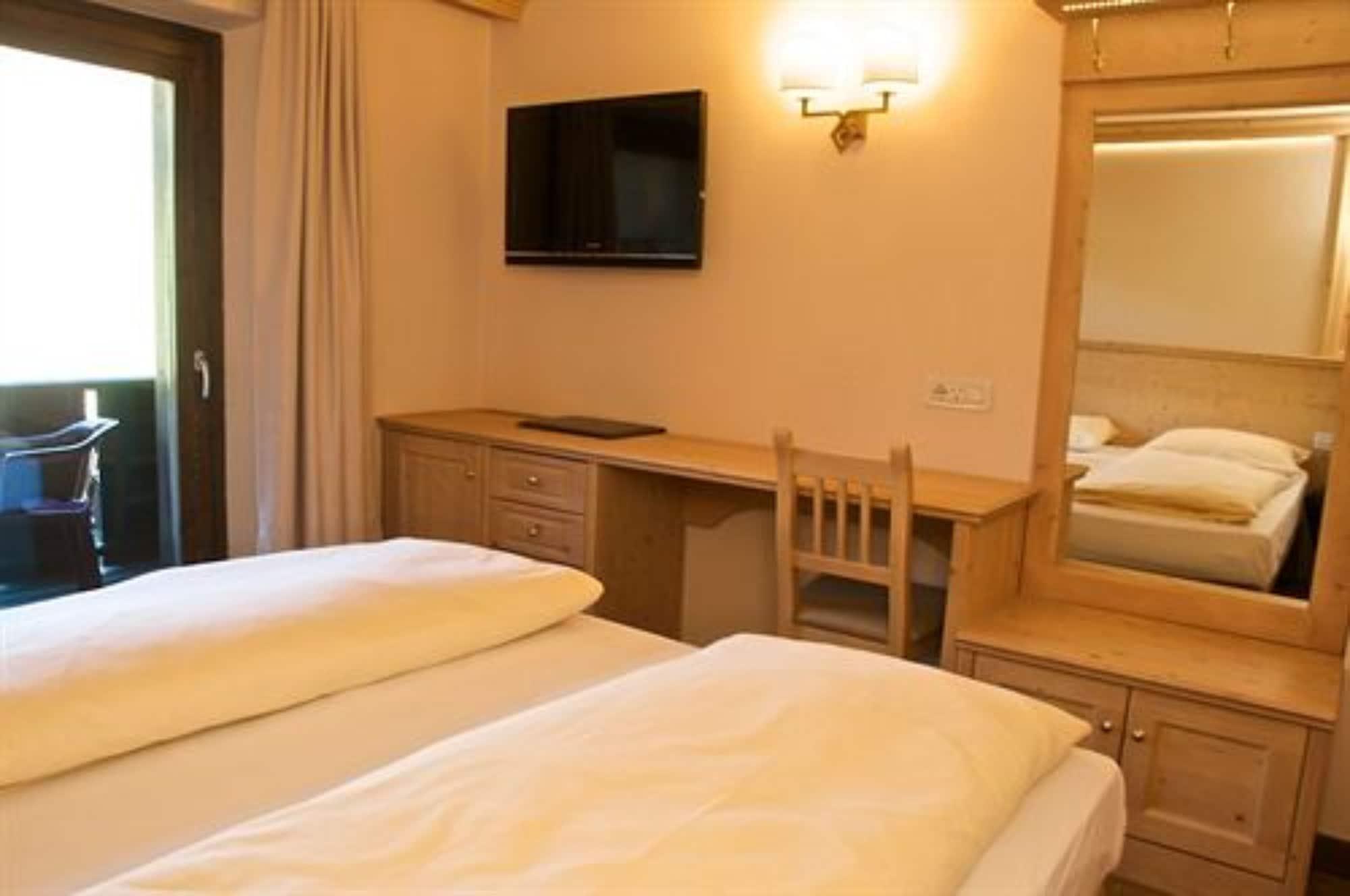 Alexander Charme Hotel Ливиньо Екстериор снимка