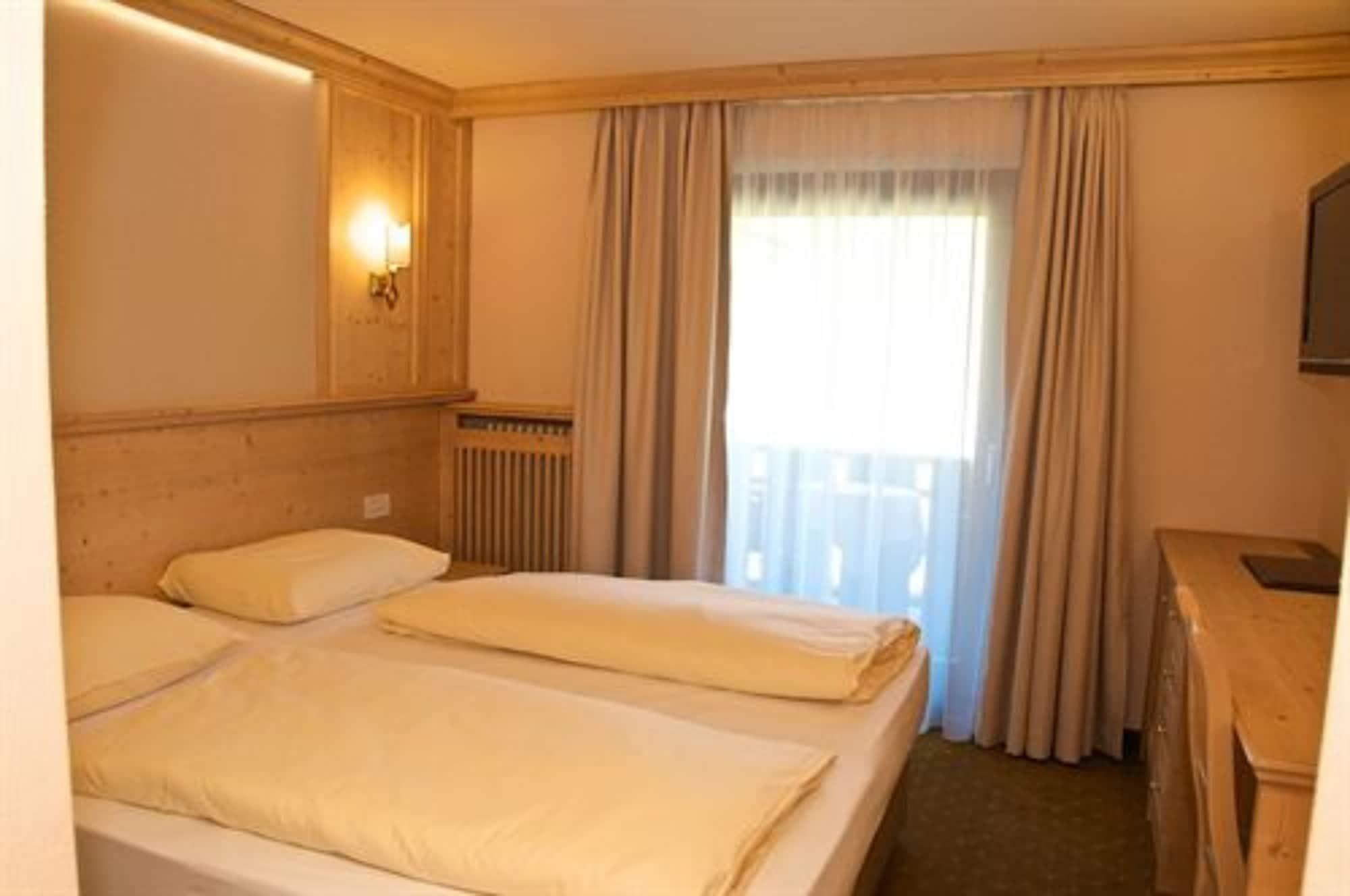 Alexander Charme Hotel Ливиньо Екстериор снимка