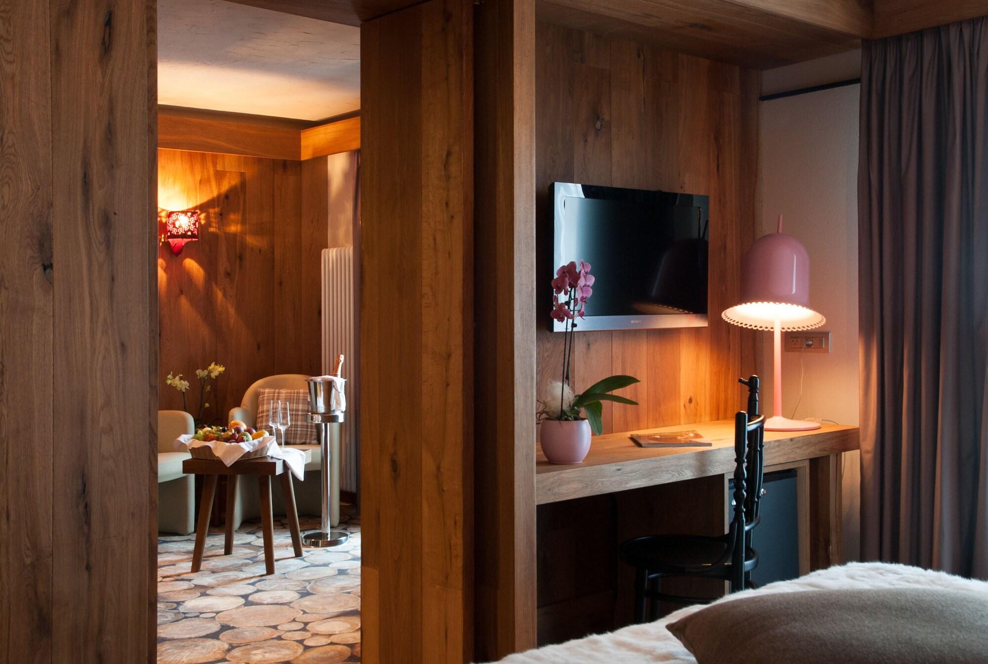 Alexander Charme Hotel Ливиньо Екстериор снимка